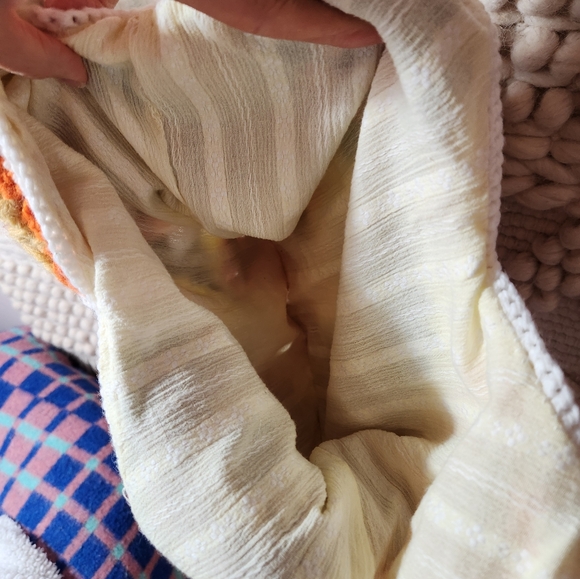 Crochet Flower Tote - Picture 3 of 4